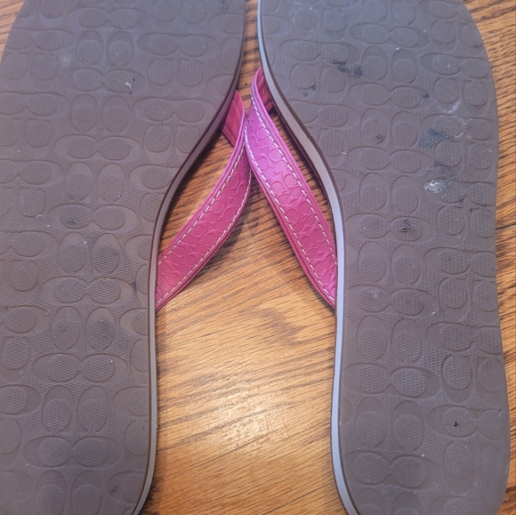Coach CC Print Signature Hot Pink Fuschia Flip Flops Sandals Shoes 8.5 - Picture 5 of 7